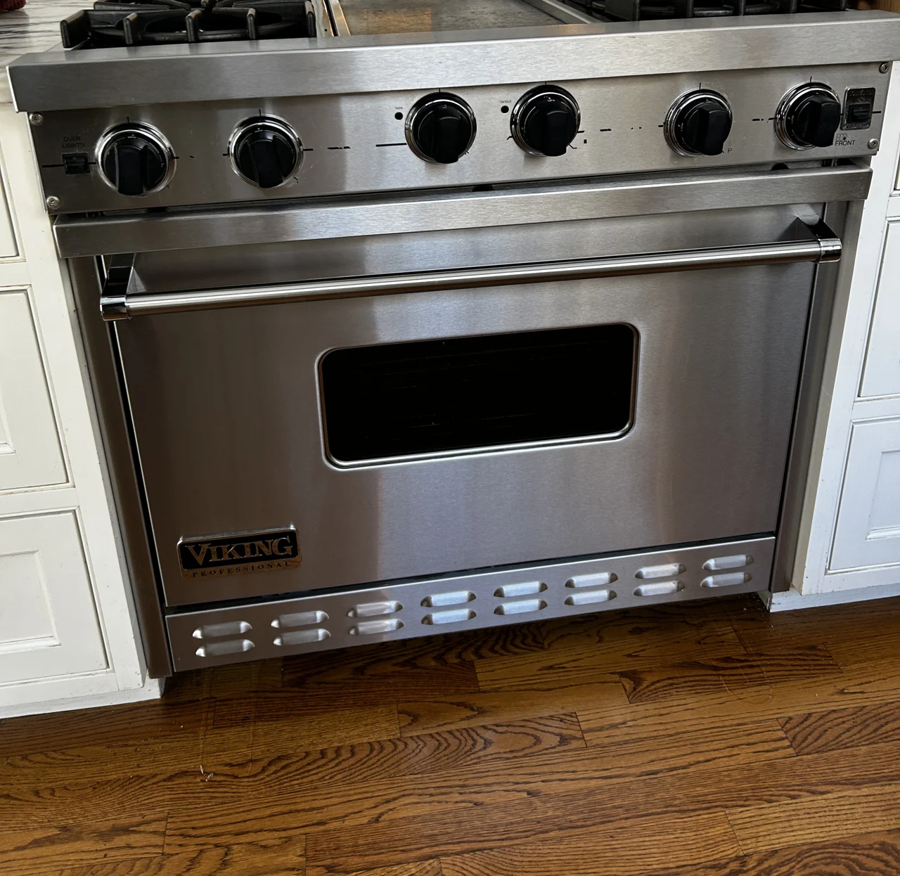 Viking range front from the owner’s work archive